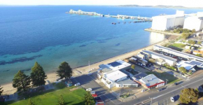 Tasman Beachside Apartment